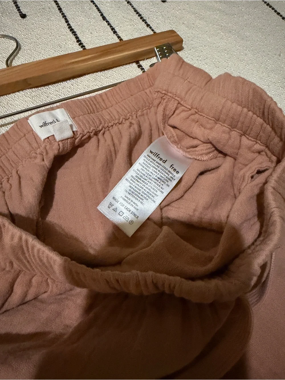 Aritzia Wide Leg Pants in Dusty Rose - Picture 8 of 10